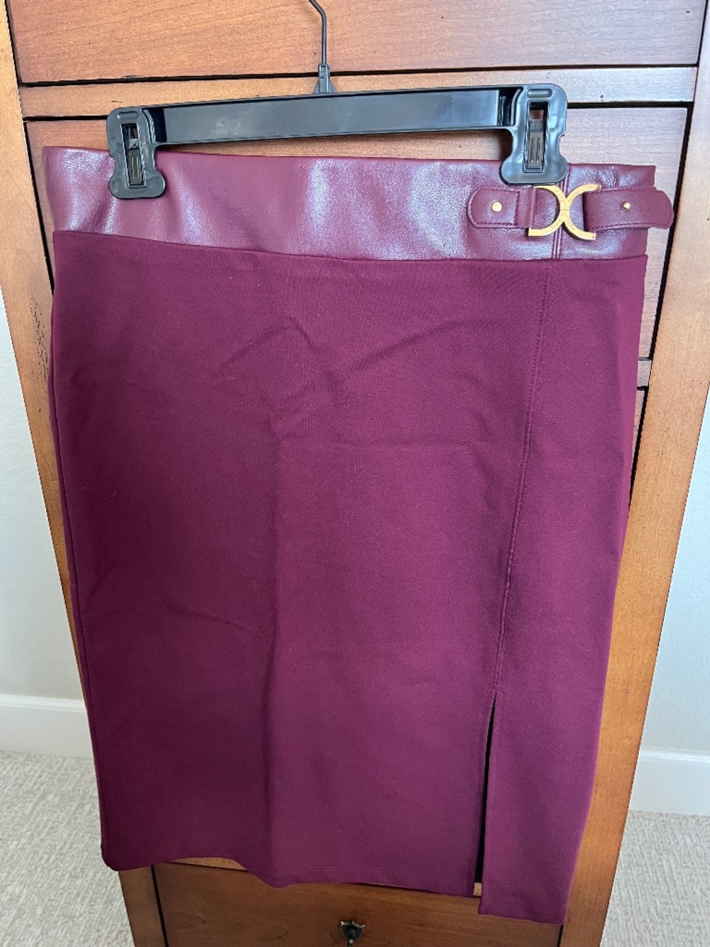 Marc New York by Andrew Marc Burgundy Pencil Skirt – Size Medium – NWT